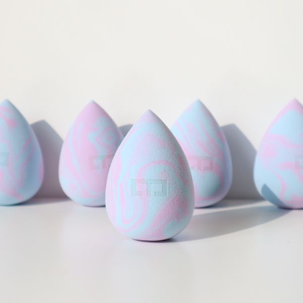 Blending Sponge - Cotton Candy Marble fra Makeup Mekka – bilde 2