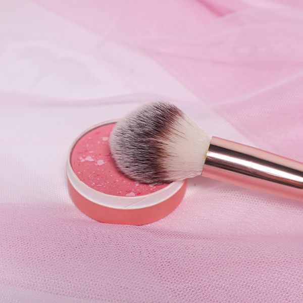 306 Blush Brush fra Makeup Mekka – bilde 3
