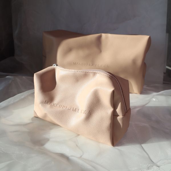 Beige Necessity Makeup Bag fra Makeup Mekka – bilde 4