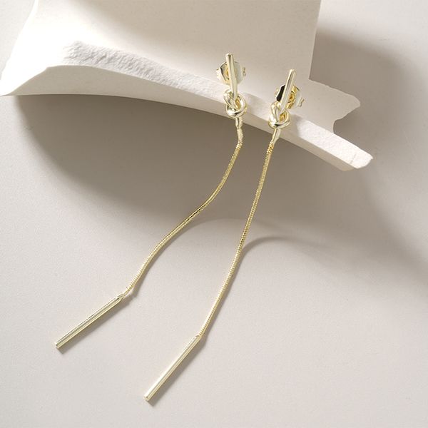 Golden Line Earrings fra Makeup Mekka – bilde 2