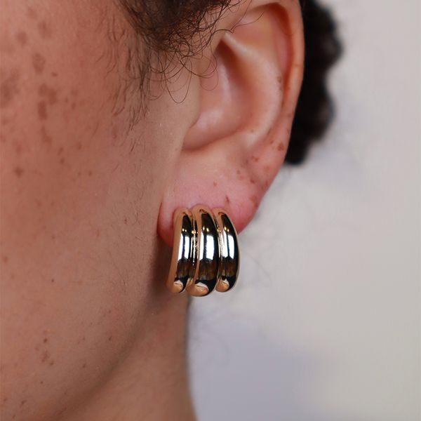 Bold Curve Earrings fra Makeup Mekka – bilde 4