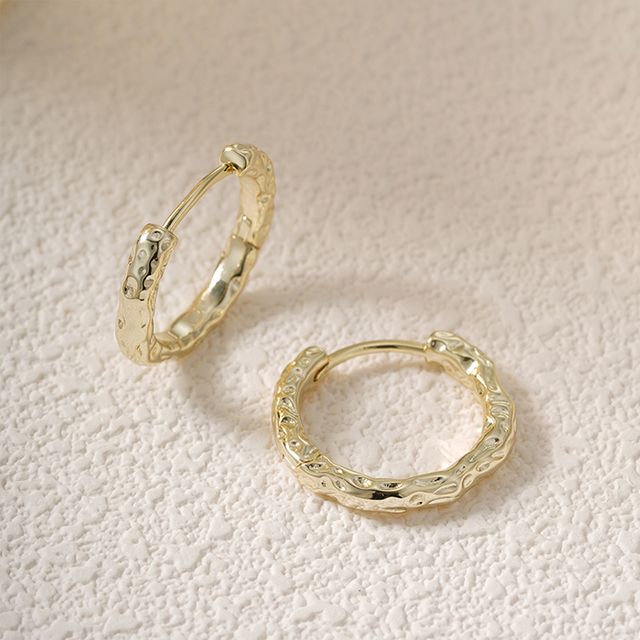 Stellar Huggie Hoops fra Makeup Mekka – bilde 3