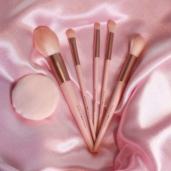 Cutie Brush Set & Puff fra Makeup Mekka – bilde 2