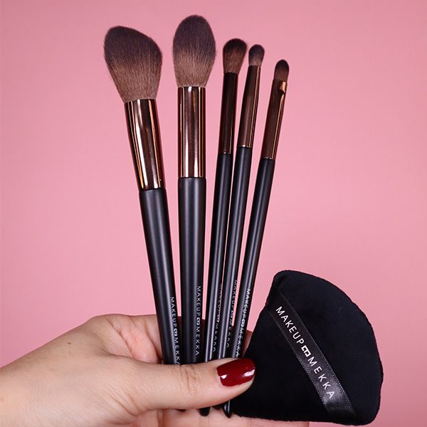 Black Bronze Brush Set & Puff fra Makeup Mekka – bilde 3