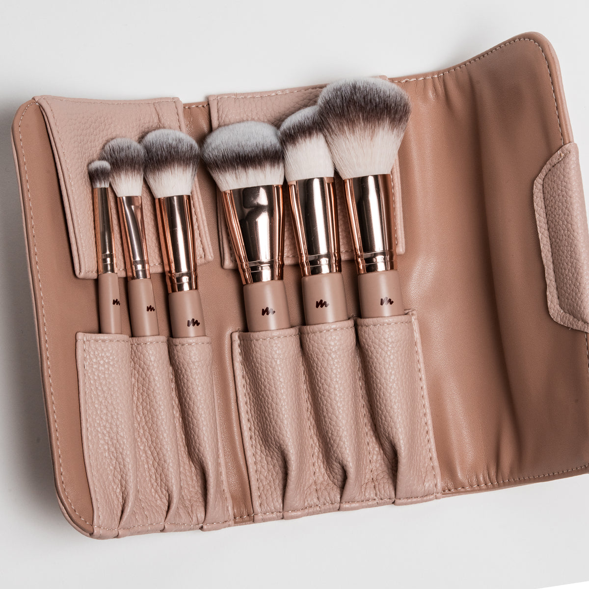 Perfectly Organized Brush Set Sand