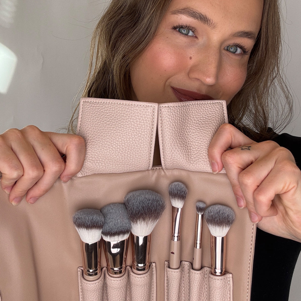 Perfectly Organized Brush Set Sand